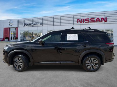 Used 2022 Nissan Pathfinder SV w/ SV Black Package FWD image 7
