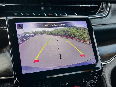 Used 2023 Jeep Grand Cherokee Limited w/ Black Appearance Package image 28