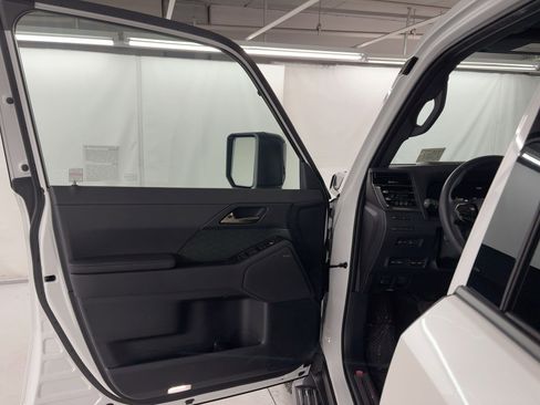 Used 2025 Lexus GX 550 image 22