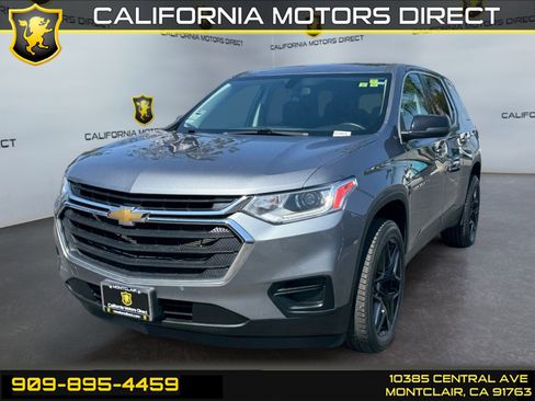 Used 2021 Chevrolet Traverse LS FWD image 1