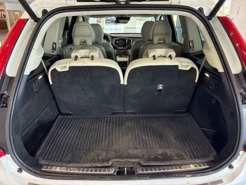 Used 2022 Volvo XC90 T6 Momentum w/ Advanced Package image 10