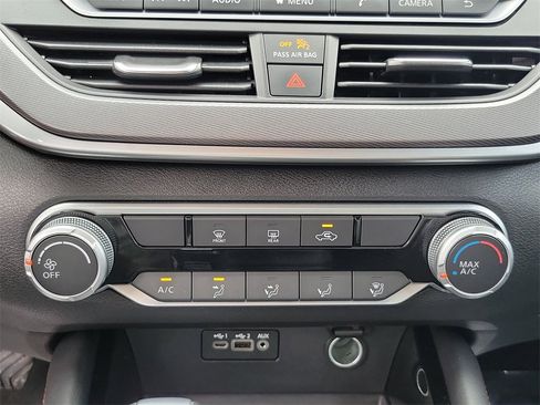 Used 2023 Nissan Altima 2.5 SR image 12