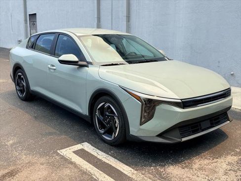Used 2025 Kia K4 EX FWD image 11