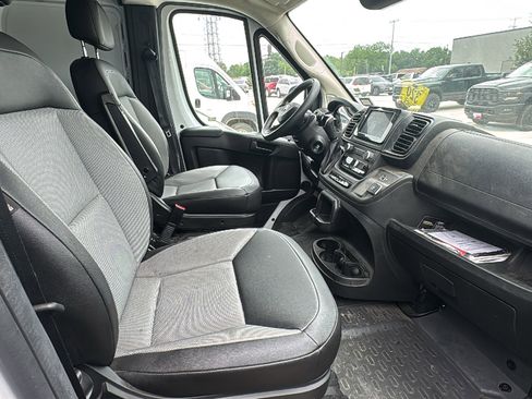 Used 2025 RAM ProMaster 2500 w/ Convenience Group FWD image 13