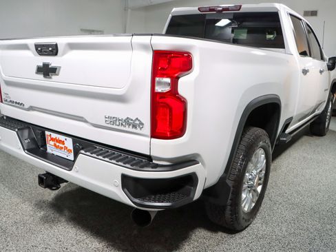 Used 2023 Chevrolet Silverado 2500 High Country w/ Z71 Off-Road Package image 7