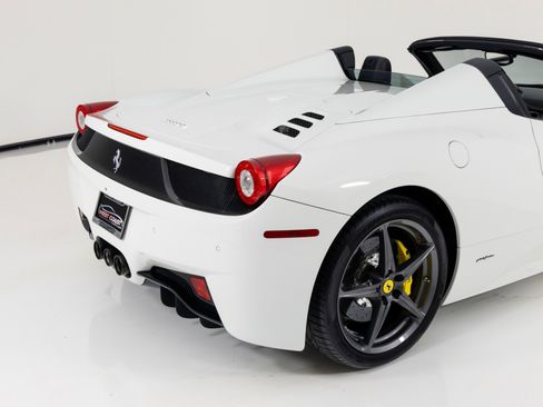 Used 2015 Ferrari 458 Spider image 58