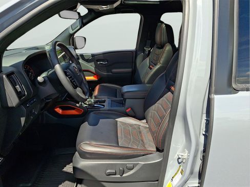 Used 2025 Nissan Frontier PRO-4X w/ Pro Premium Package AWD/4WD image 11