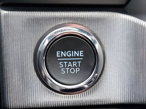 Used 2025 Ford F250 Platinum AWD/4WD image 22