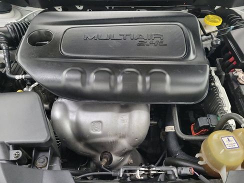 Used 2020 Jeep Cherokee Latitude FWD image 30