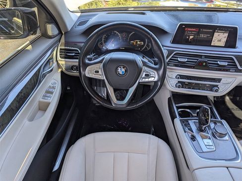 Used 2018 BMW 740i 740i image 7