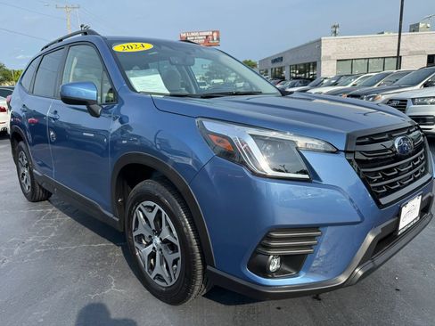 Used 2024 Subaru Forester Premium w/ Pop Package 2 AWD/4WD image 2