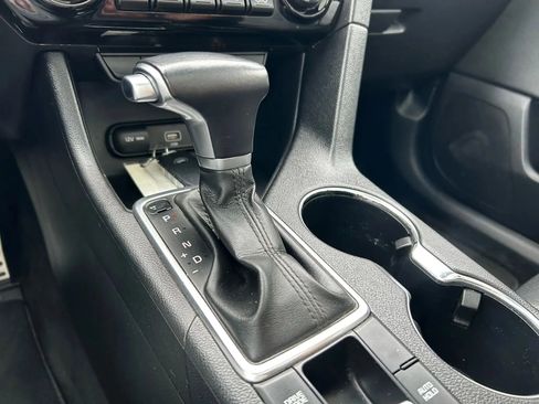 Used 2021 Kia Sportage S w/ S FWD Premium Package image 24