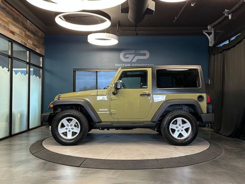Used 2013 Jeep Wrangler Sport AWD/4WD image 6