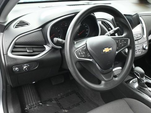 Used 2024 Chevrolet Malibu LT FWD image 15