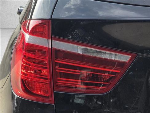 Used 2017 BMW X3 sDrive28i image 8