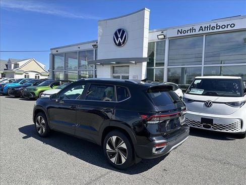 New 2026 Volkswagen Taos SE AWD/4WD image 4
