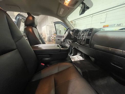 Used 2013 GMC Sierra 2500 SLE w/ Convenience Package image 16