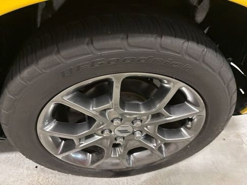 Used 2017 Dodge Challenger GT AWD/4WD image 4