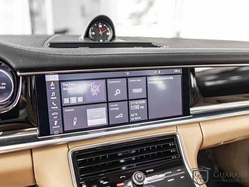 Used 2018 Porsche Panamera 4 AWD/4WD image 28