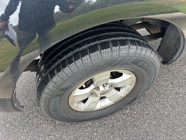 Used 2012 Nissan Frontier SV RWD image 8