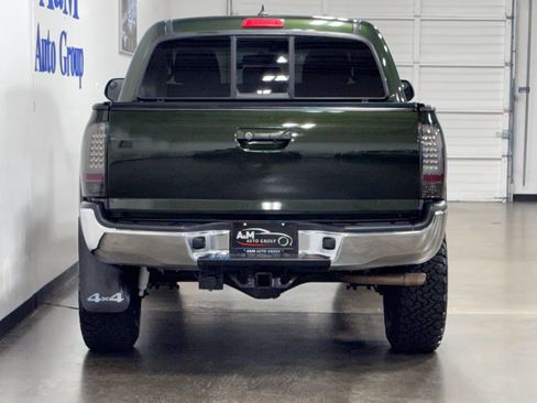 Used 2014 Toyota Tacoma 4x4 Double Cab w/ TRD Off-Road Package image 5