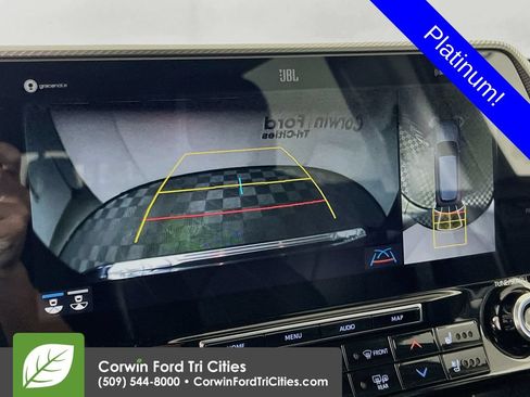 Used 2021 Toyota Highlander Platinum AWD/4WD image 21