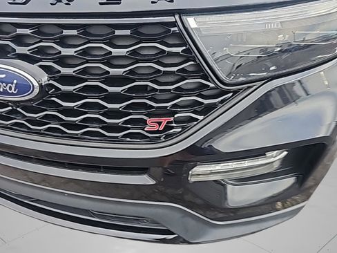 Used 2020 Ford Explorer ST w/ Premium Technology Package image 12