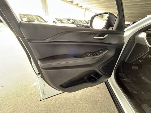 Used 2025 Jeep Grand Cherokee L Laredo image 46