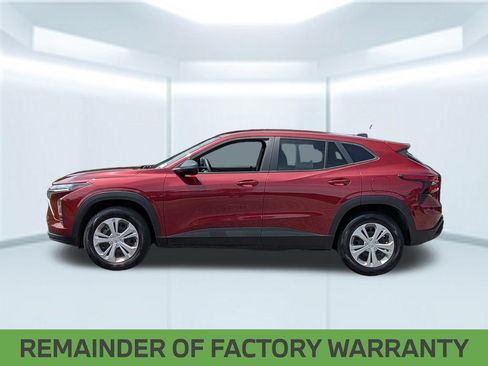 Used 2025 Chevrolet Trax LS FWD image 2