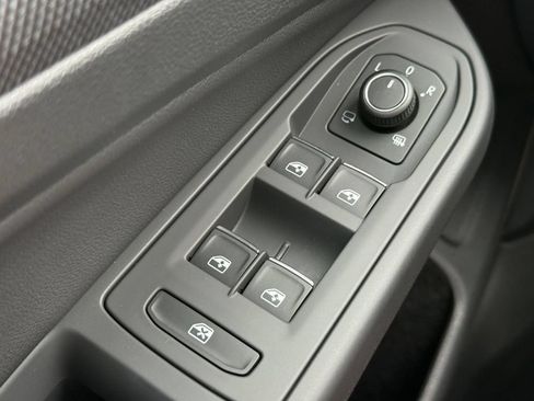 Certified 2025 Volkswagen GTI SE FWD image 21