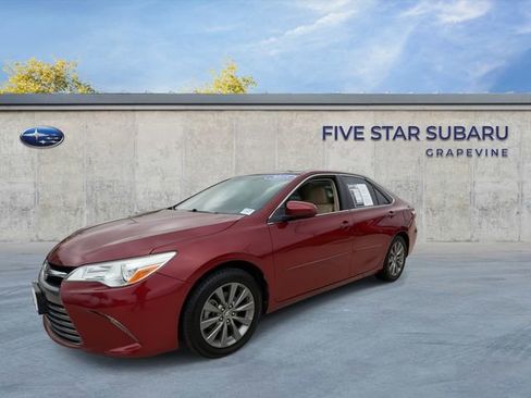 Used 2015 Toyota Camry XLE w/ Moonroof Package image 4