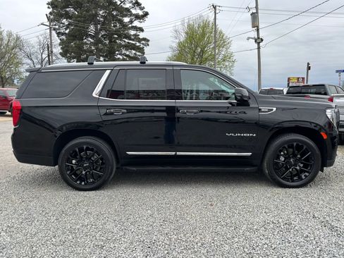 Used 2022 GMC Yukon SLT w/ SLT Premium Package AWD/4WD image 9