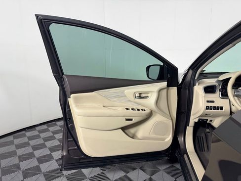 Used 2016 Nissan Murano Platinum FWD image 32