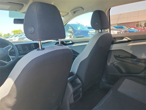 Used 2022 Volkswagen Taos S image 9