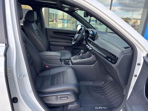 Used 2025 Honda CR-V Sport Touring image 17