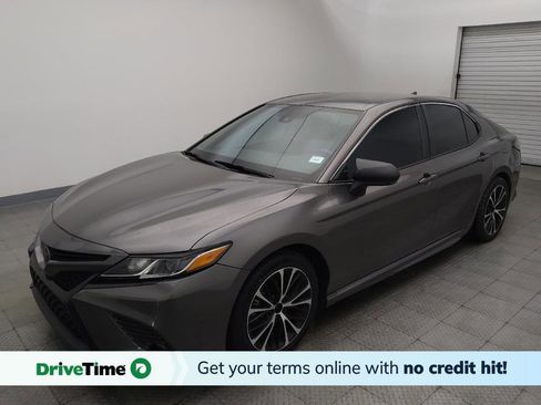 Used 2020 Toyota Camry SE w/ Convenience Package FWD image 1