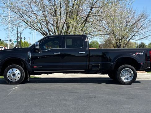 Certified 2023 Ford F450 Platinum w/ FX4 Off-Road Package AWD/4WD image 5