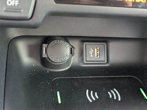 Used 2025 Toyota RAV4 XLE w/ Convenience Package FWD image 22