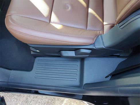 Certified 2023 Lincoln Aviator Reserve w/ Equipment Group 201A image 13