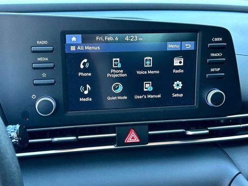 Used 2024 Hyundai Elantra SE image 16