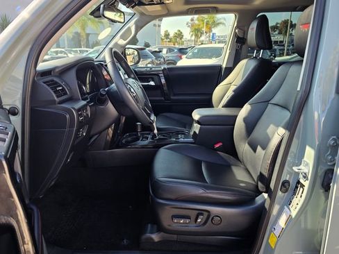Used 2022 Toyota 4Runner TRD Off-Road Premium AWD/4WD image 18