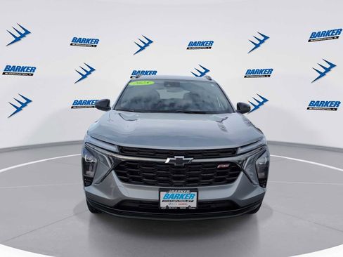 Used 2025 Chevrolet Trax RS w/ Driver Confidence Package image 3