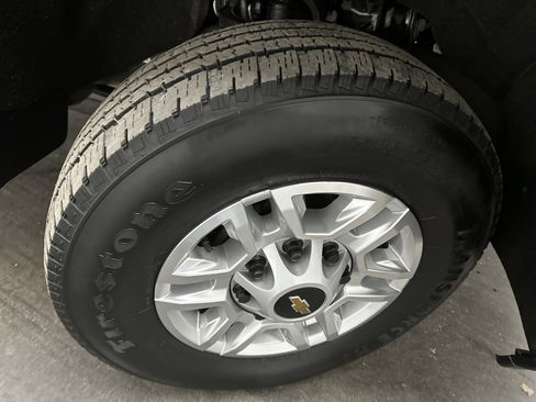 Used 2025 Chevrolet Silverado 2500 LT w/ Convenience Package image 11