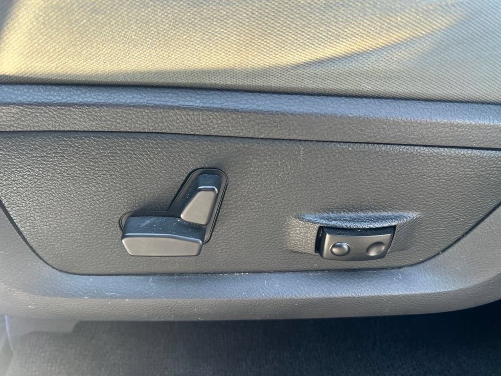Used 2017 RAM 1500 Big Horn AWD/4WD image 12