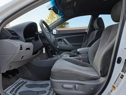 Used 2010 Toyota Camry LE FWD image 15
