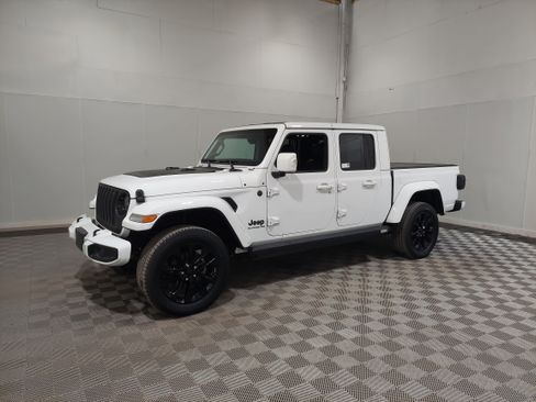 Used 2022 Jeep Gladiator Overland image 1