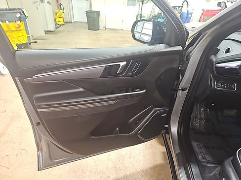 Used 2025 Buick Enclave Sport Touring image 10