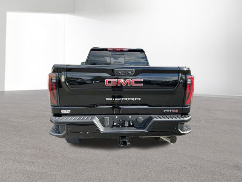 New 2026 GMC Sierra 2500 AT4 w/ AT4 Premium Plus Package AWD/4WD image 11
