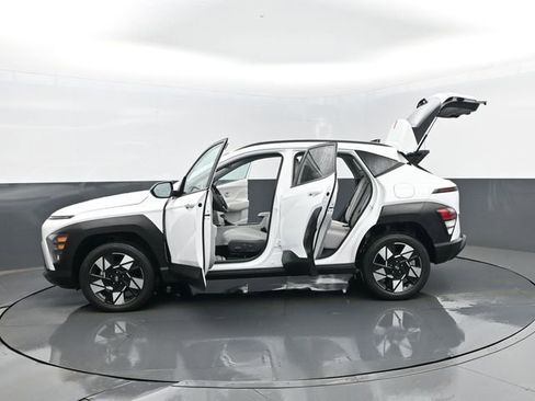 Used 2025 Hyundai Kona SEL image 30