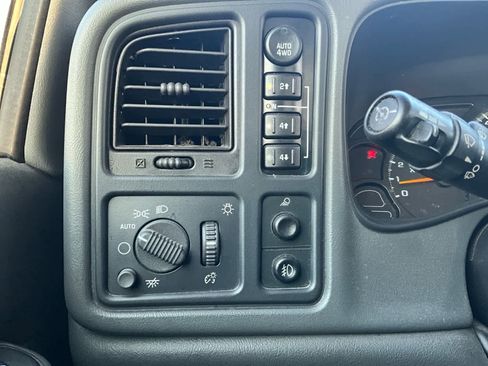 Used 2006 GMC Sierra 1500 SLT w/ Onstar Plus Package image 19